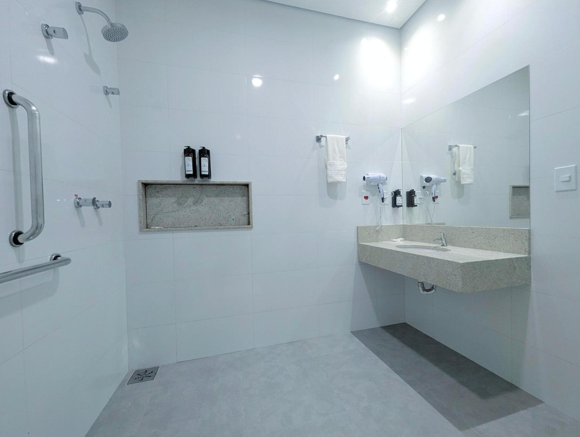 Hotel Jardim Iracema Teófilo Otoni Exteriör bild